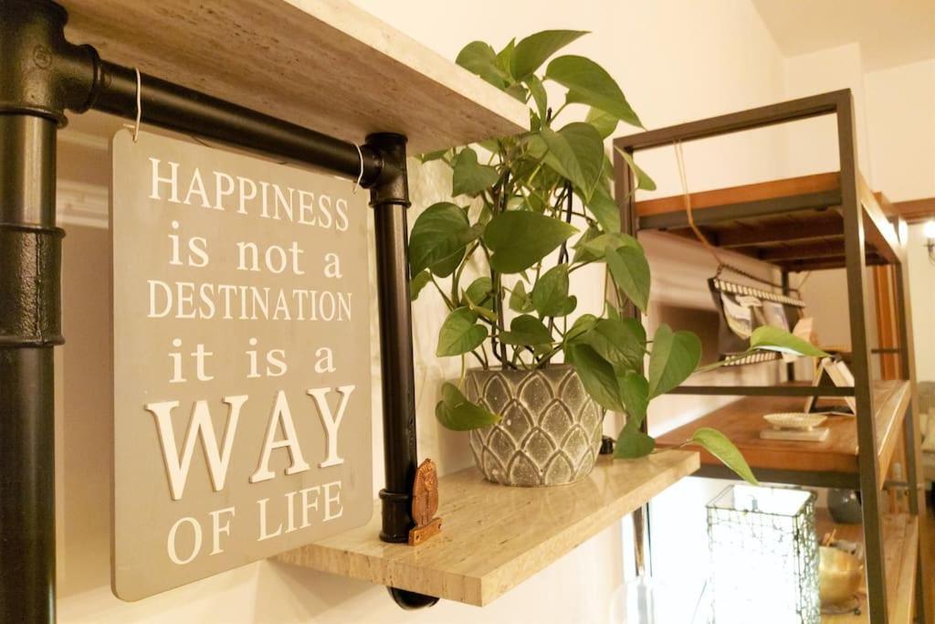 Cosy Boutique 61 Sqm - Private Parking - Ten Blocks Apartament *