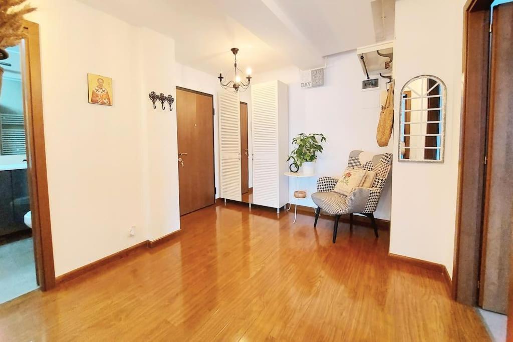 Apartament Cosy Boutique 61 Sqm - Private Parking - Ten Blocks Bucureşti